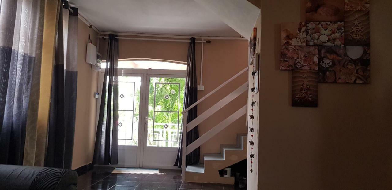 La Casa Mia Guesthouse Ла Гулет Екстериор снимка